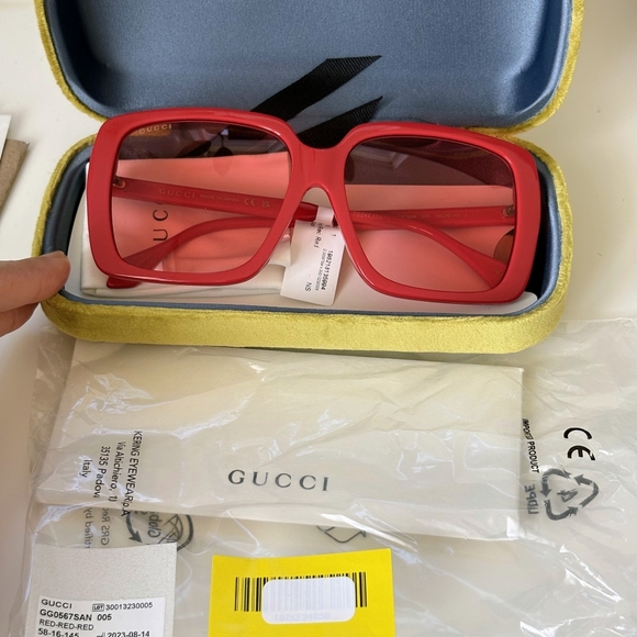 NWT - Gucci Red I Love You Square Sunglasses And Case - Picture 12 of 16